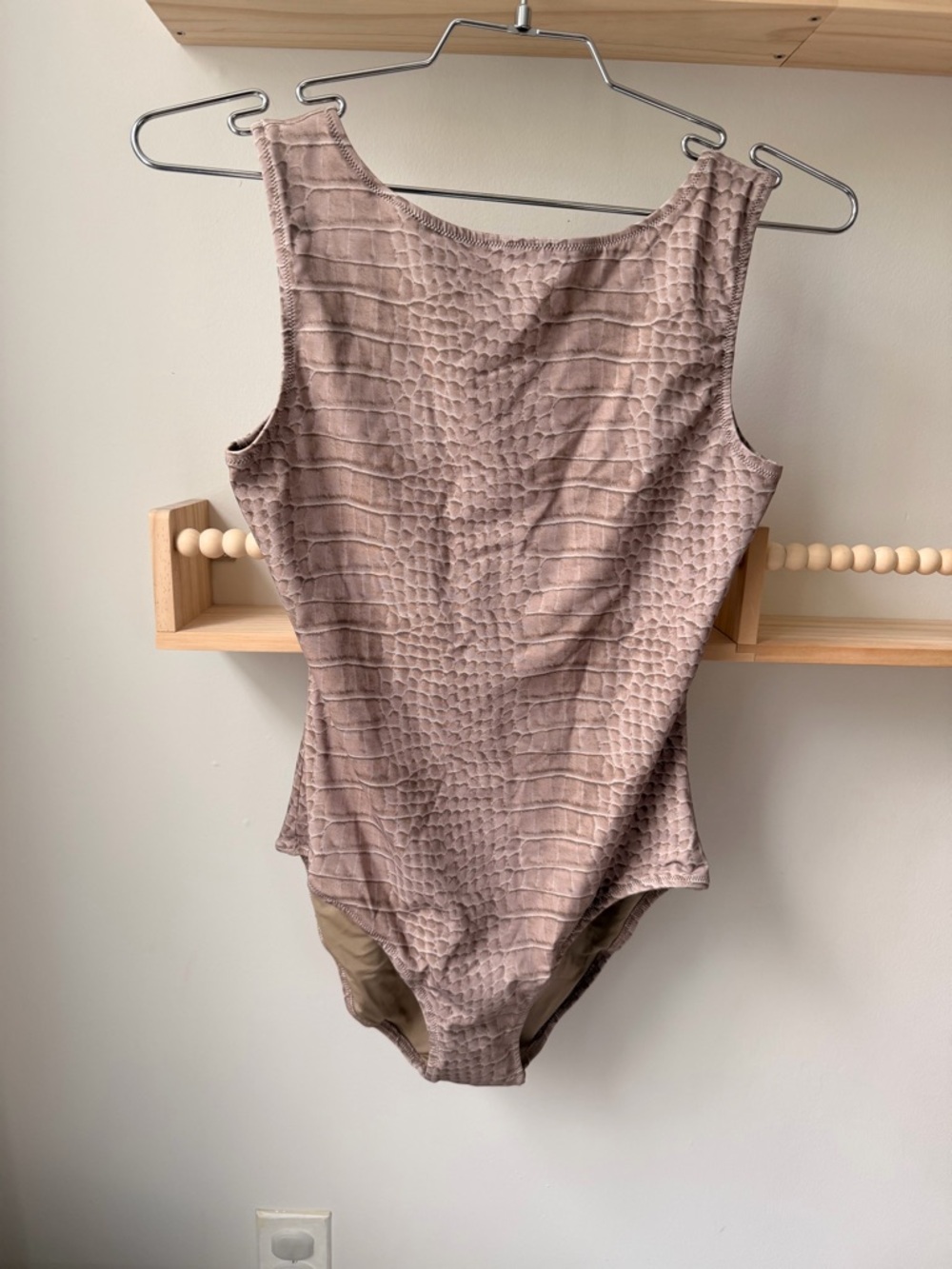 NWT SKIMS Mauve Croc-Embossed Sleeveless Bodysuit